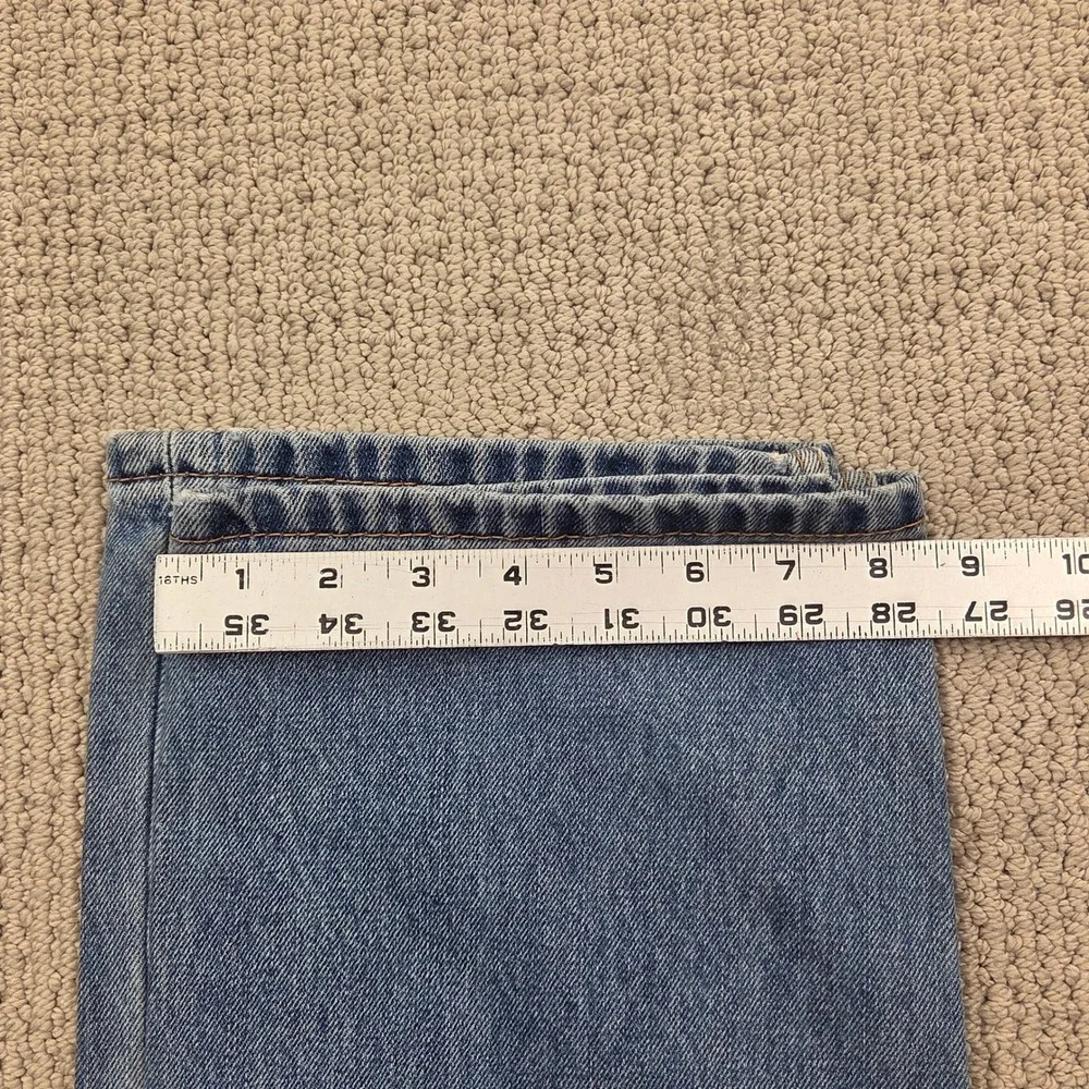 Levis excellent lightly